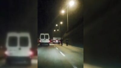 Bisikletli gençlerin tehlikeli yolculuğu