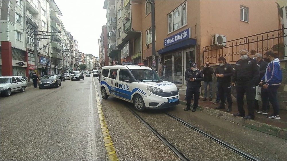 Bursa’da polis aracı kaza yaptı