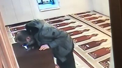 Bursa’da cami kasasından özel aparatla para çaldı