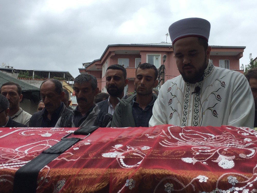 Bursa’da düğüne bir gün kala nişanlısını öldürdü! Cezası belli oldu Bursa’da düğüne bir gün kala nişanlısını öldürdü! Cezası belli oldu