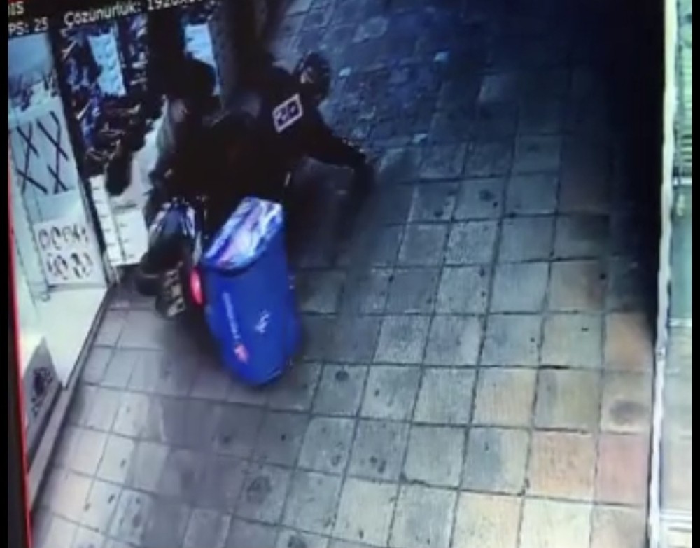 Bursa’da ilginç kazalar güvenlik kameralarında