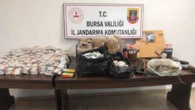 Bursa’da jandarma ekipleri uyuşturucuya geçit vermiyor