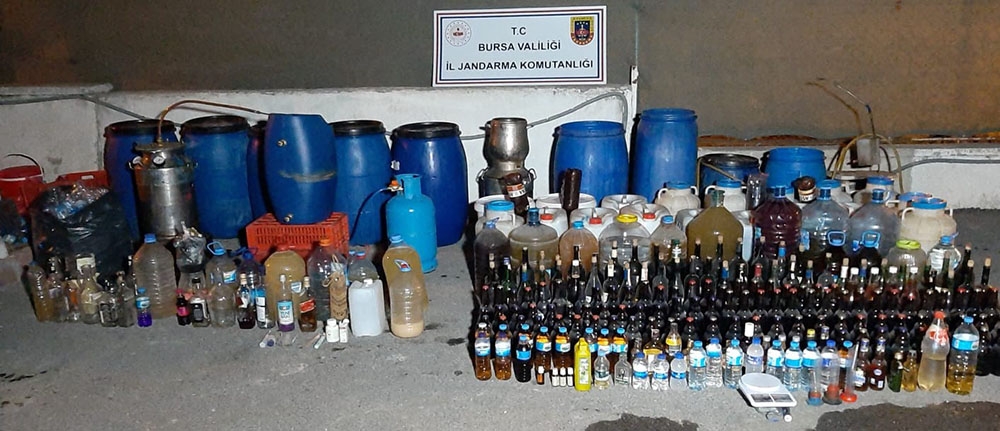 Bursa’da jandarmadan yılbaşı öncesi kaçak içki operasyonu