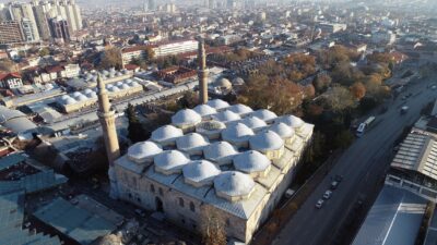 Bursa’nın boş cadde ve meydanları, dronla görüntülendi
