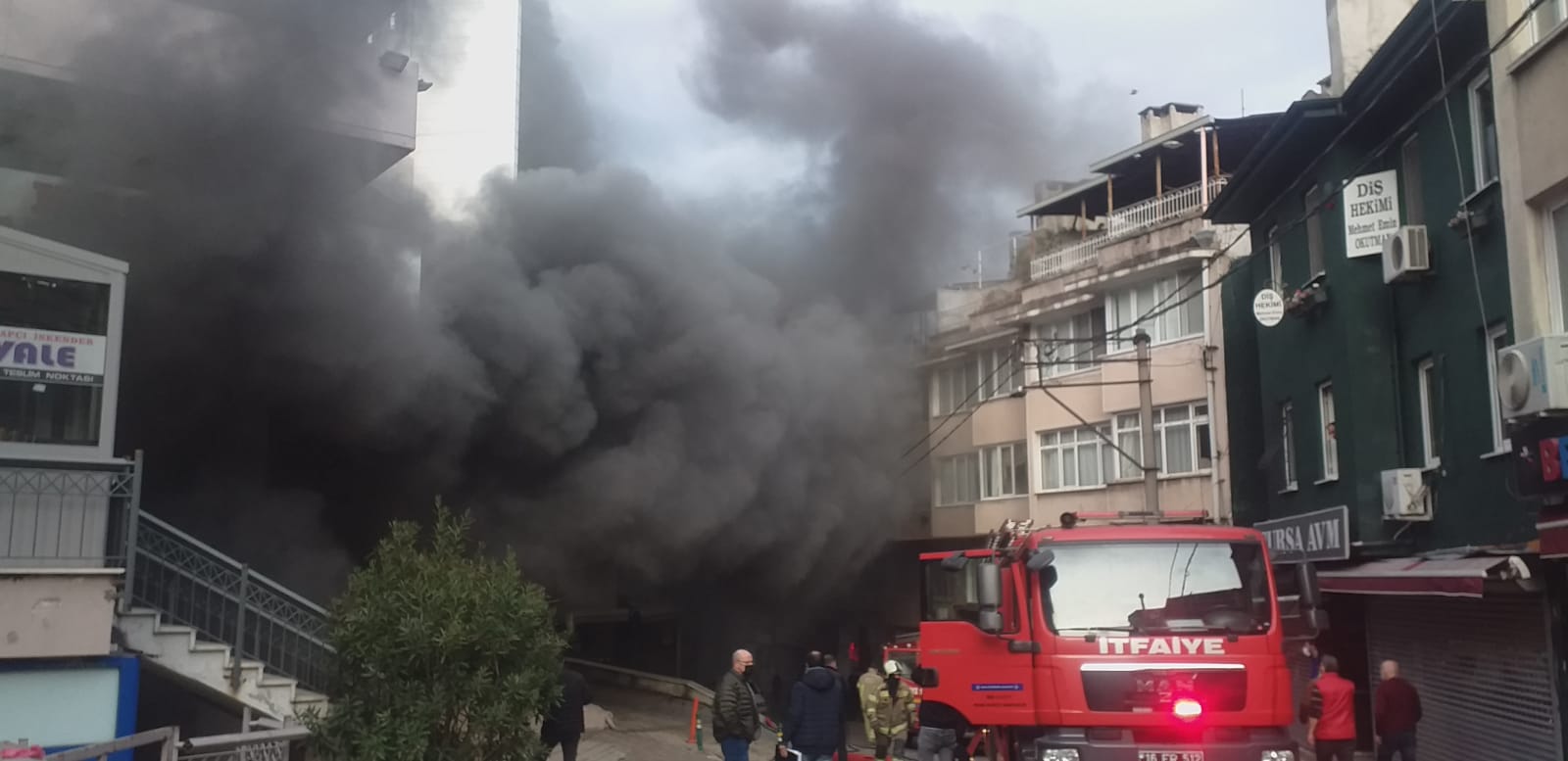 Meridyen alışveriş merkezinde yangın!