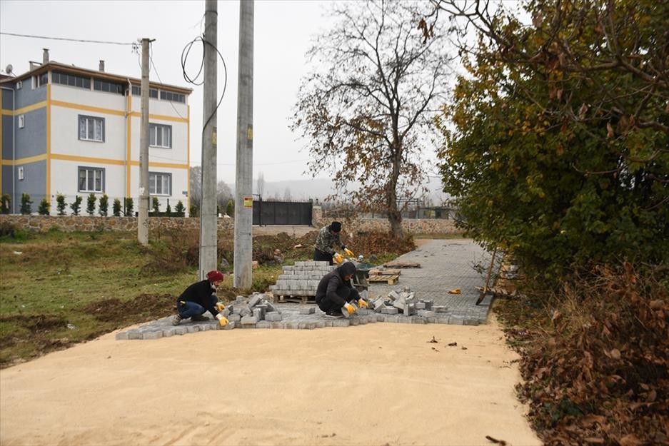 Deydinler Mahallesi’nde 2 sokak parke taşla kaplanıyor Deydinler Mahallesi’nde 2 sokak parke taşla kaplanıyor