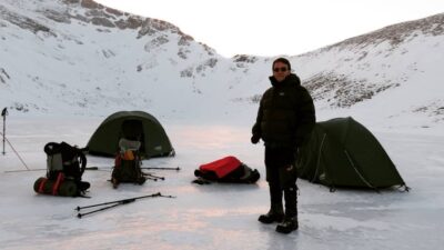 Görüntüler Bursa’dan… Donan göller üzerinde kamp yaptılar