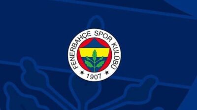Fenerbahçe'de üç futbolcunun corona virüs testi pozitif çıktı.