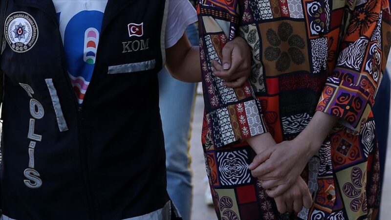 Bursa’daki korkunç cinayette tutuklama Bursa'da erkek arkadaşını tabancayla vurarak öldüren kadın tutuklandı.
