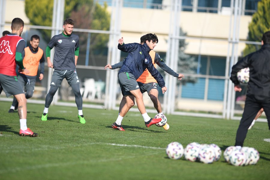 Timsah’a durmak yok! Rota Bandırma’ya döndü… Timsah’a durmak yok! Rota Bandırma’ya döndü…