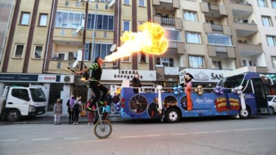 Kültür Sanat Otobüsü sokağınıza misafir oluyor