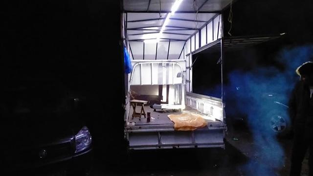 Kamyonet kasasında kumar oynayan 8 kişiye ceza