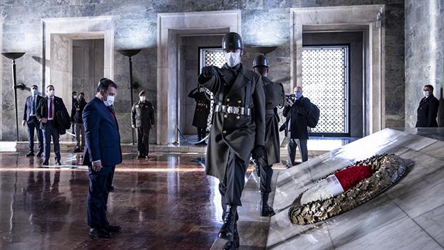 KKTC Başbakanı, Anıtkabir’i ziyaret etti