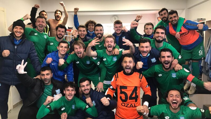 Misli.com 3. Lig 4. Grup'taki Bursa ekibi Yıldırımspor, sahasında Modafen'i