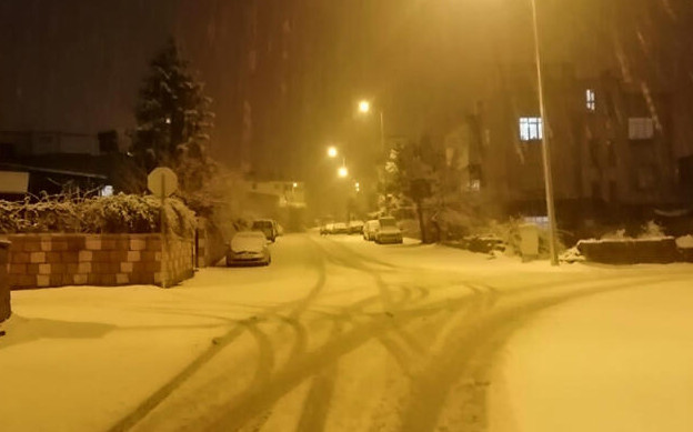 Bir anda bastırdı! Beyaza büründü