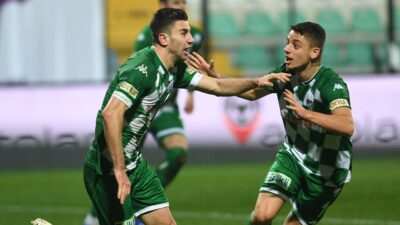 TİMSAH’TAN MUCİZE GERİ DÖNÜŞ… İstanbul’da 3-0’dan maçı çevirdi!