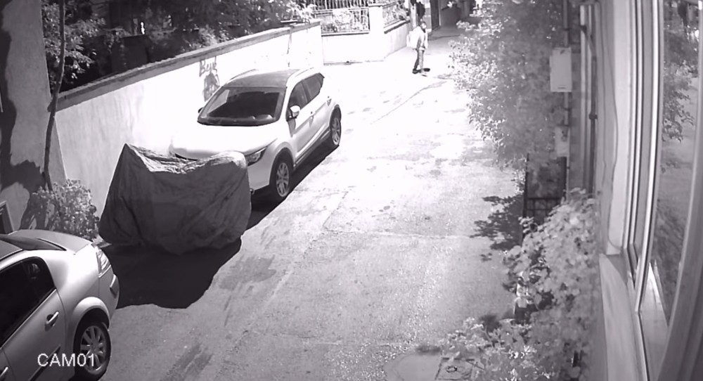 Bursa’da motosikleti çalıştıramayınca iterek çaldı