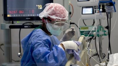 Koronavirüsten vefat eden sağlık çalışanı yakınlarına aylık