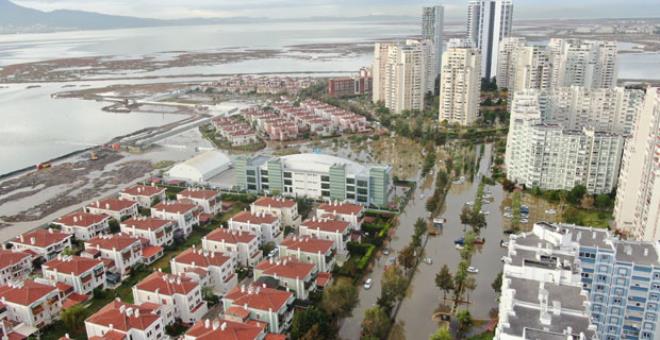 Siren sesine uyanıp dışarı koştular! Felaketin boyutu gün ağarınca ortaya çıktı