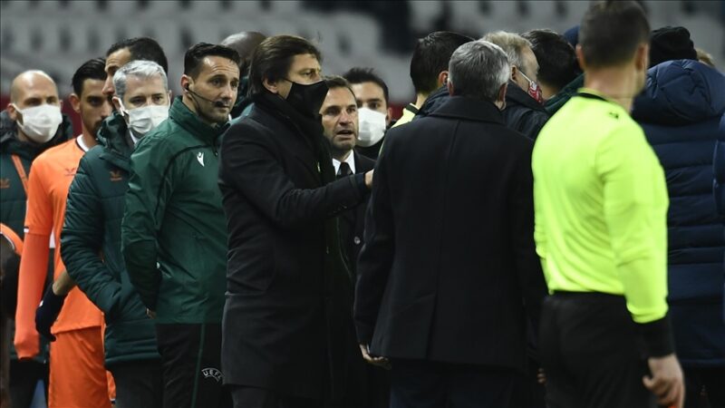 Futbol dünyası, Medipol Başakşehir Yardımcı Antrenörü Pierre Webo'nun, PSG ile
