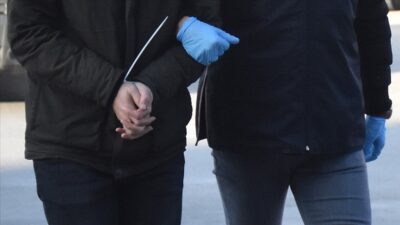 FETÖ’den aranırken ‘gaybubet evi’nde yakalanan eski emniyet müdürü tutuklandı