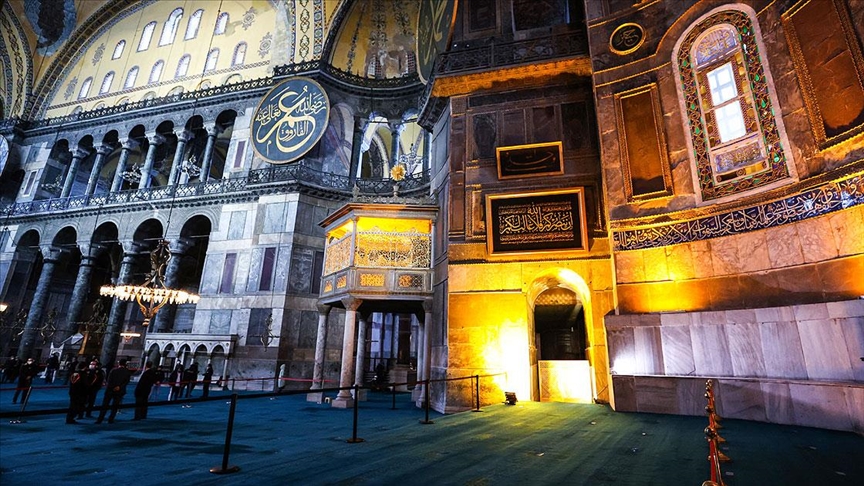 Cumhurbaşkanı Erdoğan Ayasofya Camisi’ne hat tablosu bağışladı