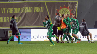 İstatistikleri alt üst eden takım! Hakemi de ezip geçti…
