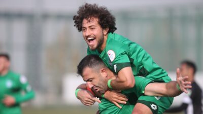 Misli com 3.Lig 4. Grup'taki Bursa ekibi Yıldırımspor, lider 68