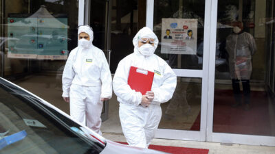 Bursa tünelin ucundaki ışığı gördü: Vakalar 250’lere indi, aşıya hazırız