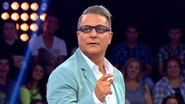 Şömine başında dertlendi! 2021 başında dertlendi Şömine başında dertlendi! 2021 başında dertlendi