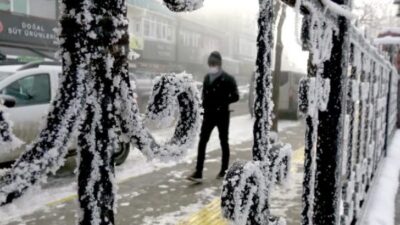 Kar altındaki kent dondu! Termometreler -25’i gösterdi