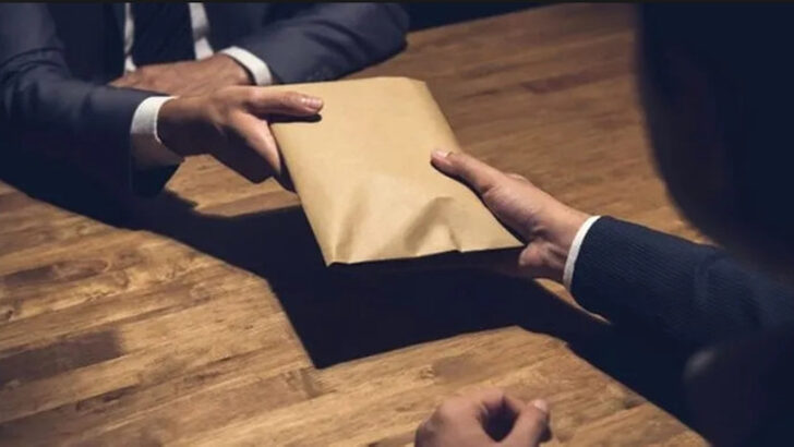 Memurdan şaşırtan rüşvet tarifesi! Sucuk, lokum, sigara…