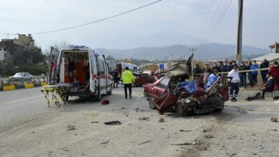 Dehşete düşüren kaza: 2 ölü, 3 yaralı