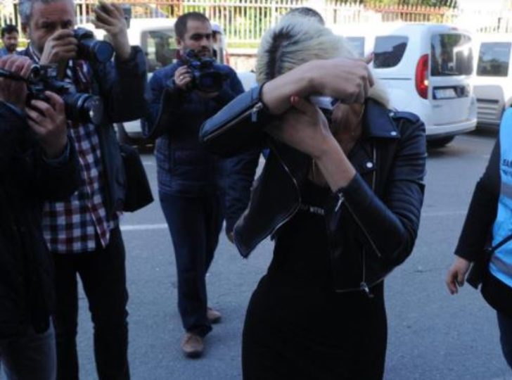 Eskort sitesine büyük darbe! Fuhuş iddiasıyla gözaltına alındılar