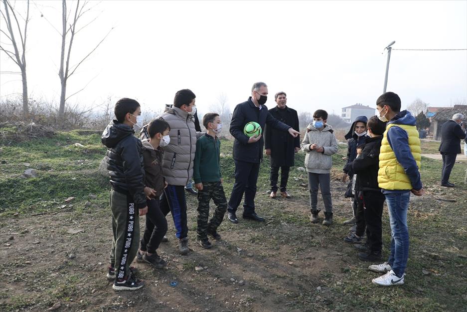 Başkan Taban saha isteyen çocuklarla buluştu