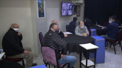 Yer: Bursa… Kahvehaneyi kumarhaneye çevirmişler