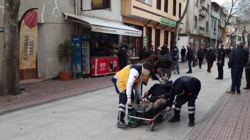 Bursa'nın İznik ilçesinde bir köpeğe çarparak devrilen motosikletin sürücüsü yaralandı.