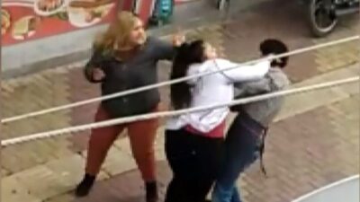 Kız kardeşlerden meydan dayağı