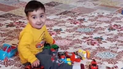 4 yaşındaki Emir kalbine yenik düştü