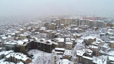 Bursa beyaza büründü