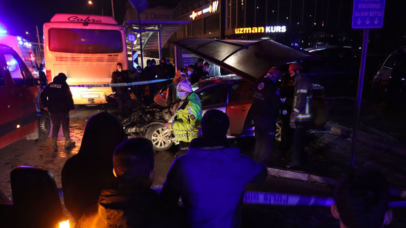 Bursa'da soğuk hava nedeniyle buzlanan yolda aşırı hız nedeniyle sürücüsünün