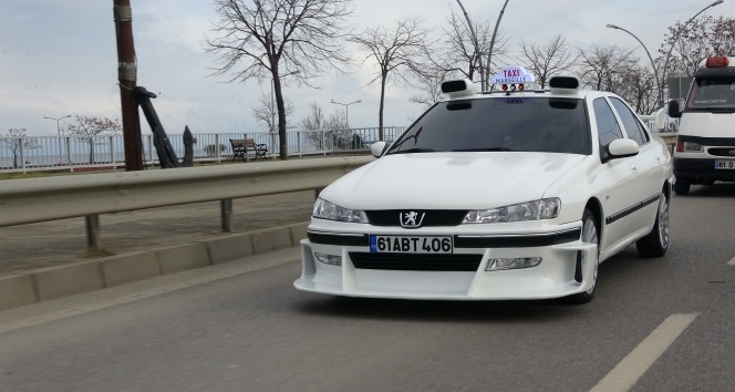 ‘Taksi’ filminden etkilenip yaptırdı! Gören telefona sarılıyor… ‘Taksi’ filminden etkilenip yaptırdı! Gören telefona sarılıyor…