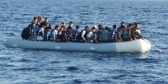 Libya açıklarında göçmen teknesi battı: En az 43 ölü