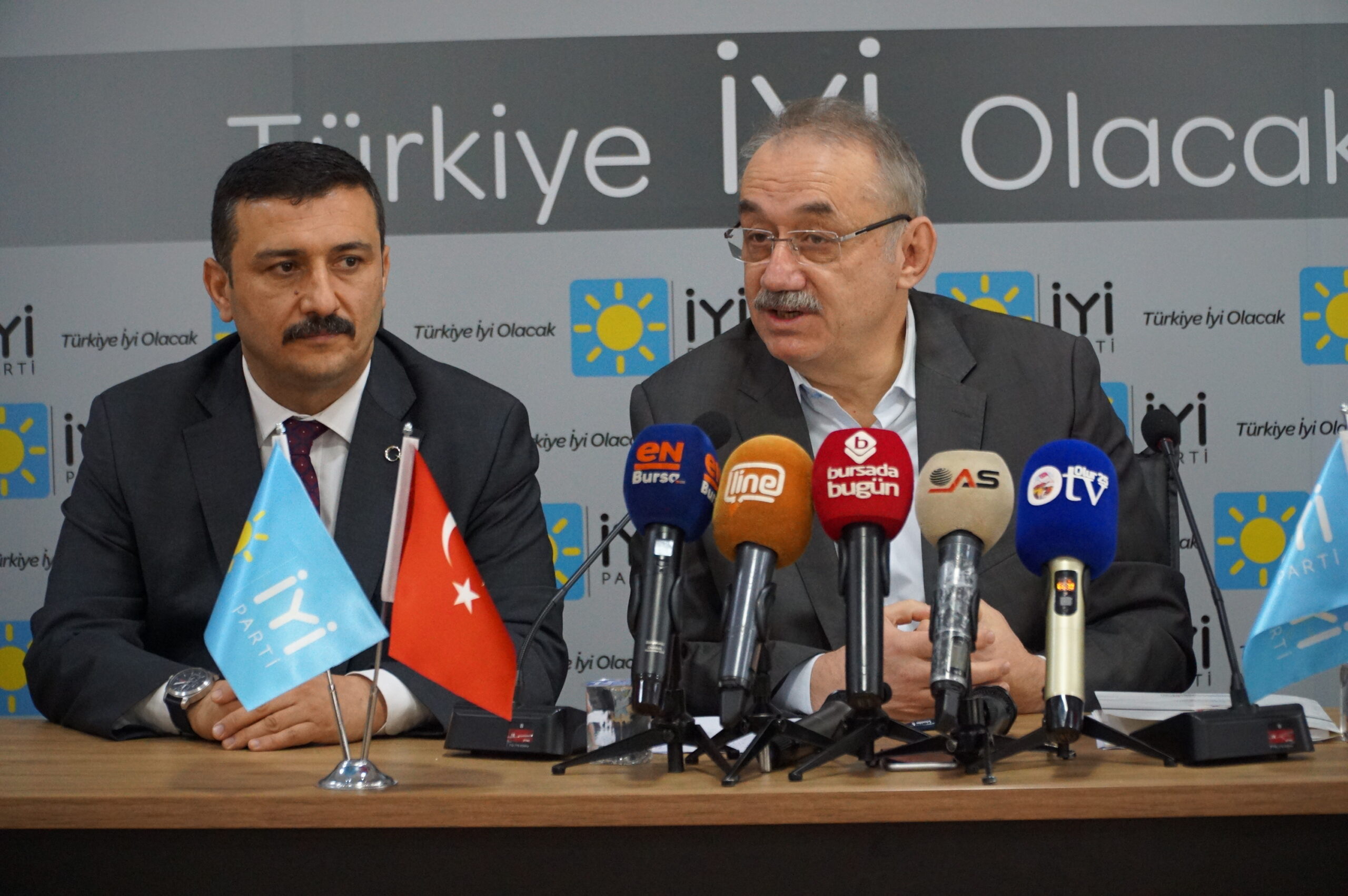 İYİ Parti’li İsmail Tatlıoğlu: ‘Bursa hakettiğini alamıyor’ İYİ Parti’li İsmail Tatlıoğlu: ‘Bursa hakettiğini alamıyor’