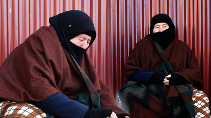 Şiddet gördüğü eşinden ayrıldı, çocuklarına çorap satarak bakıyor! Şiddet gördüğü eşinden ayrıldı, çocuklarına çorap satarak bakıyor!