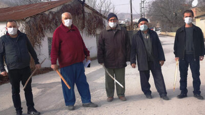 Mahallelinin sopalı domuz nöbeti!