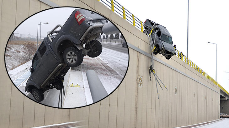 ‘Bu arabadan çıkmam mucize’ Üst geçitte asılı kaldı! ‘Bu arabadan çıkmam mucize’ Üst geçitte asılı kaldı!