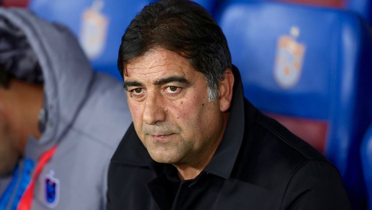 Süper Lig ekiplerinden Göztepe'nin kulüp başkan vekili Talat Papatya, teknik