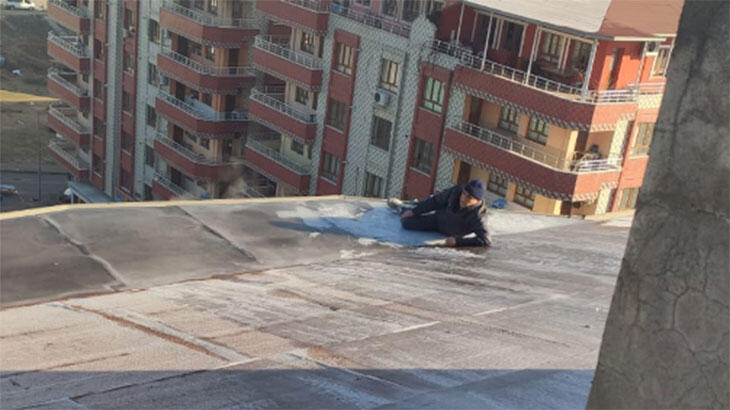 8 katlı binanın çatısında can pazarı! Saatlerce yardım bekledi