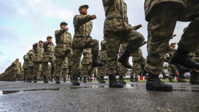 Yeni askerlik düzenlemesi komisyonda kabul edildi